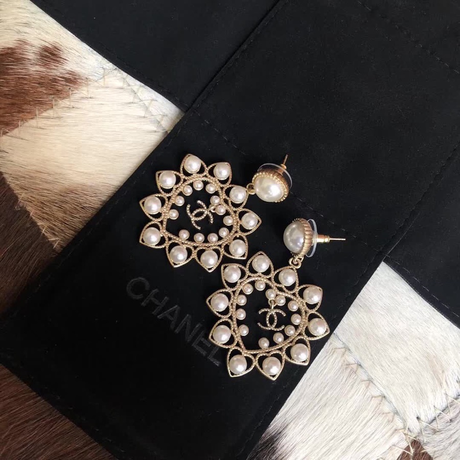 Chanel Earrings Pearl L