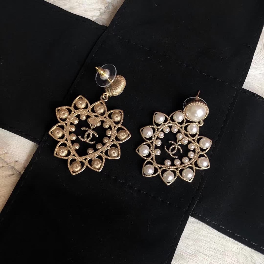 Chanel Earrings Pearl L
