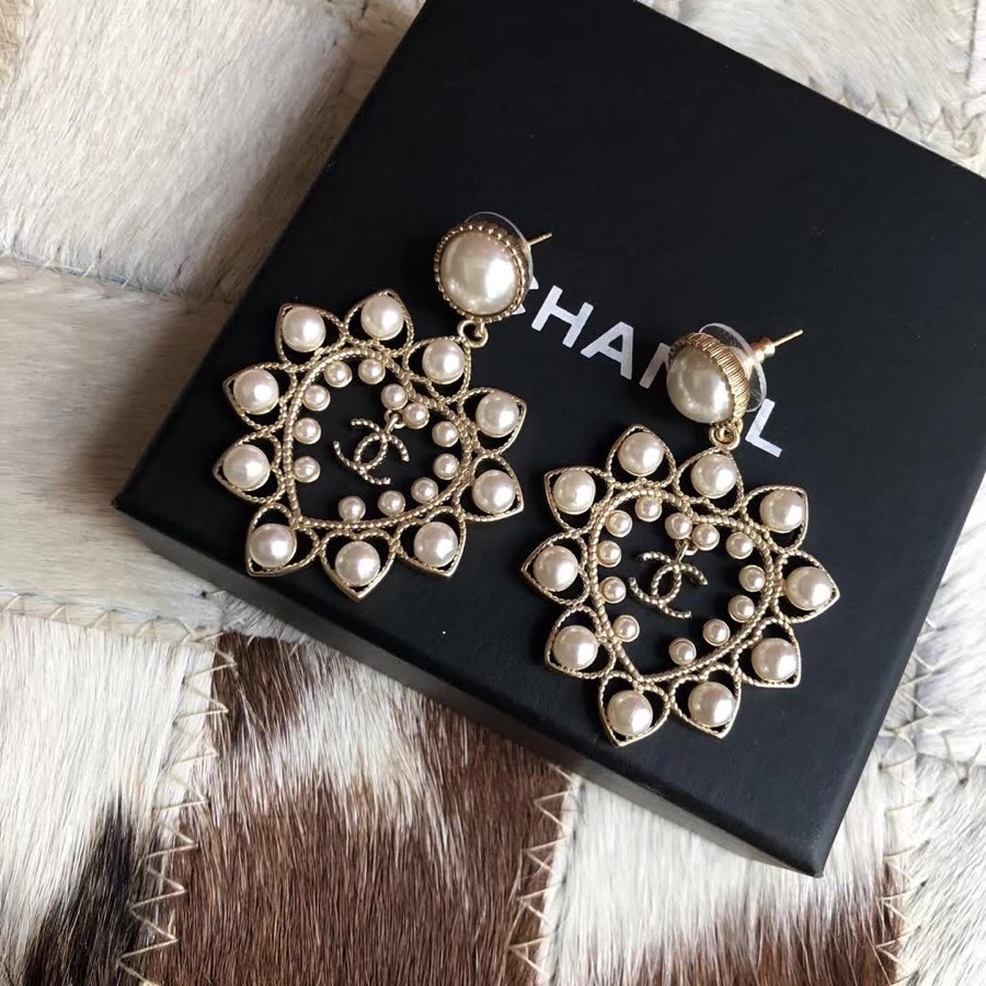 Chanel Earrings Pearl L