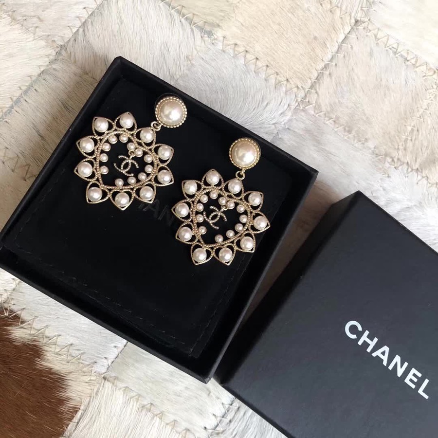 Chanel Earrings Pearl L