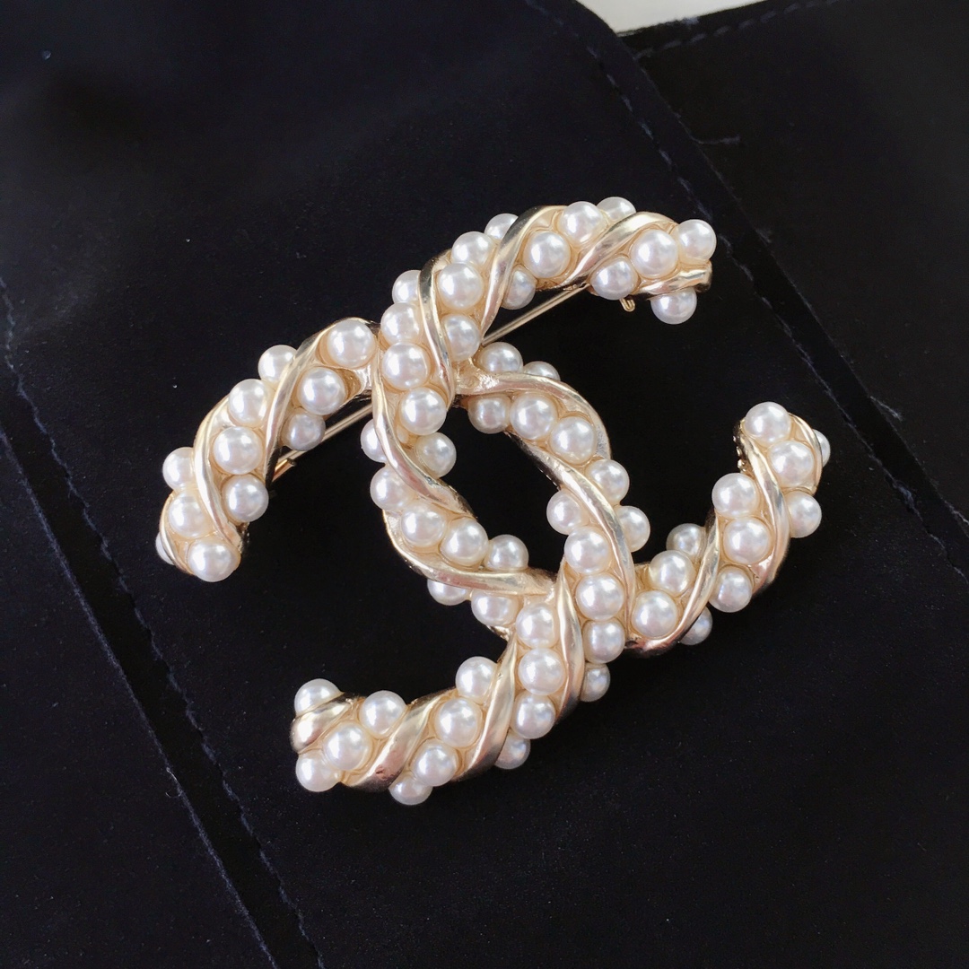 Chanel Brooch Pearl L