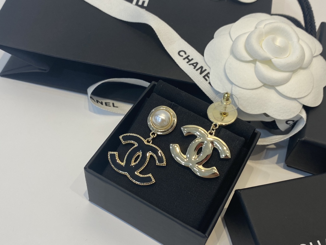 Chanel Earrings L