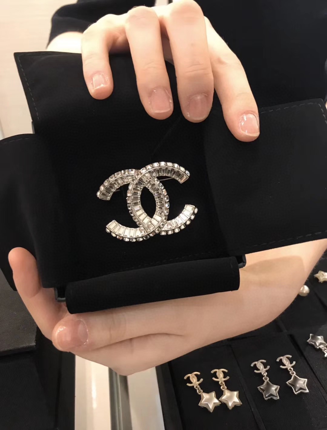 Chanel Brooch L
