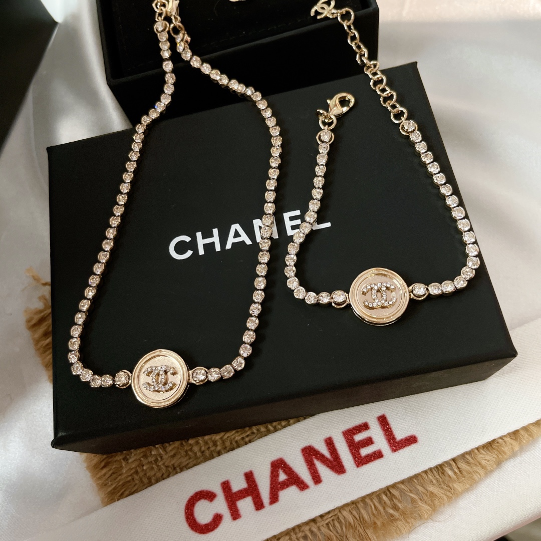 Chanel Necklace Diamond L