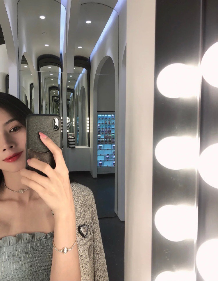 Chanel Necklace Diamond L