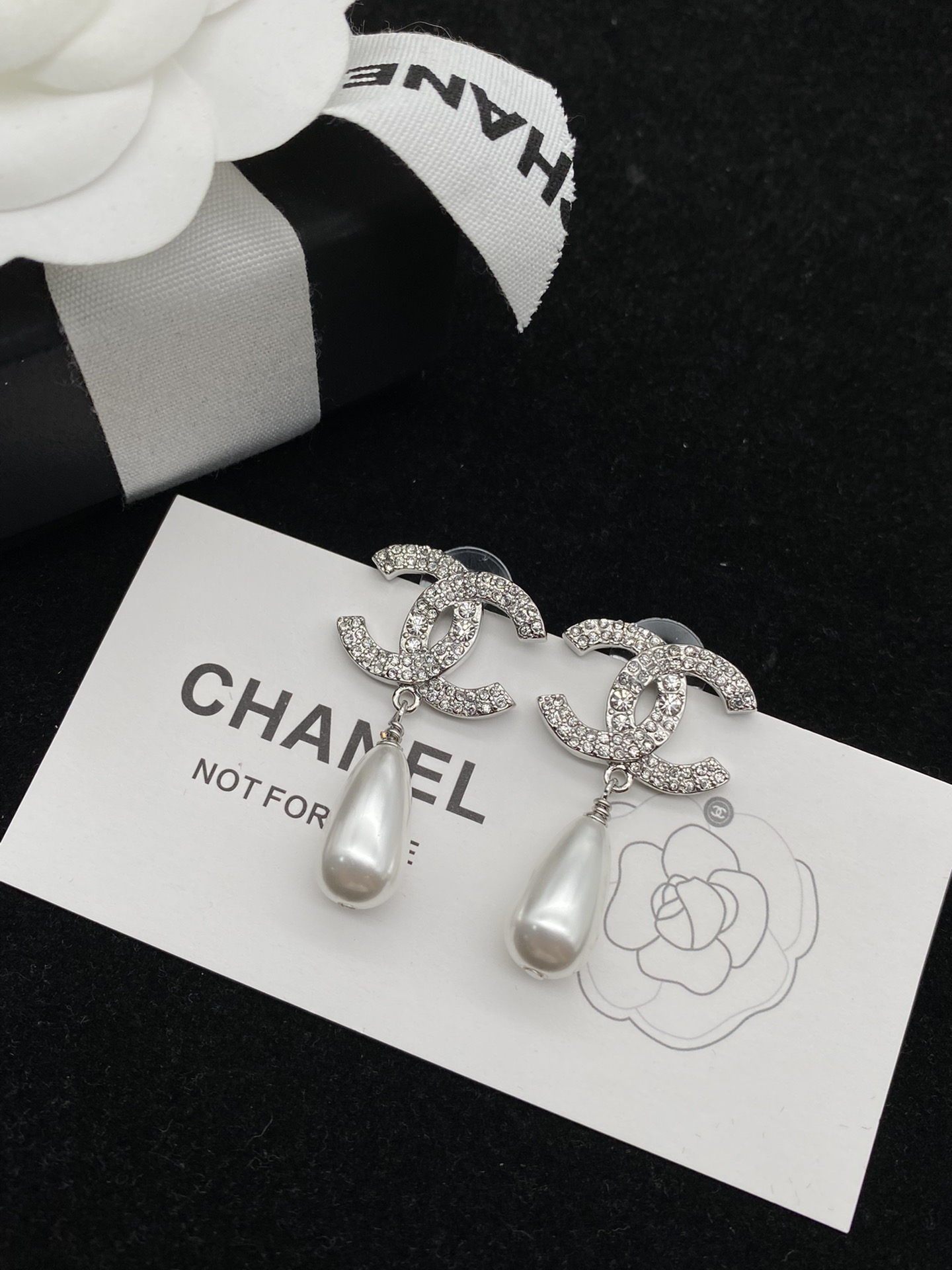 Chanel Earrings Pearl L