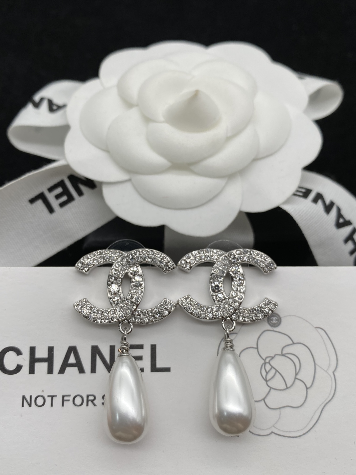 Chanel Earrings Pearl L