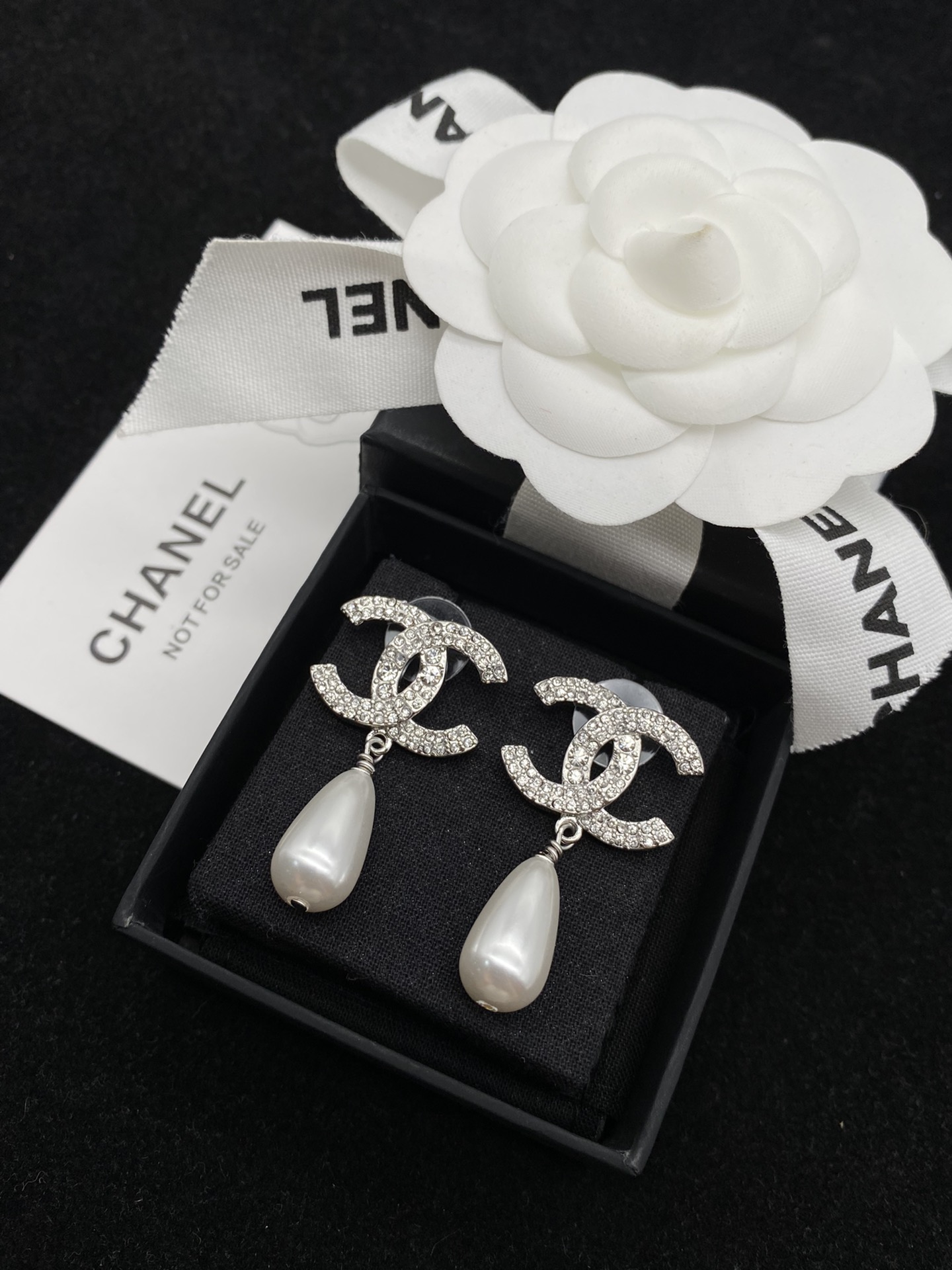Chanel Earrings Pearl L