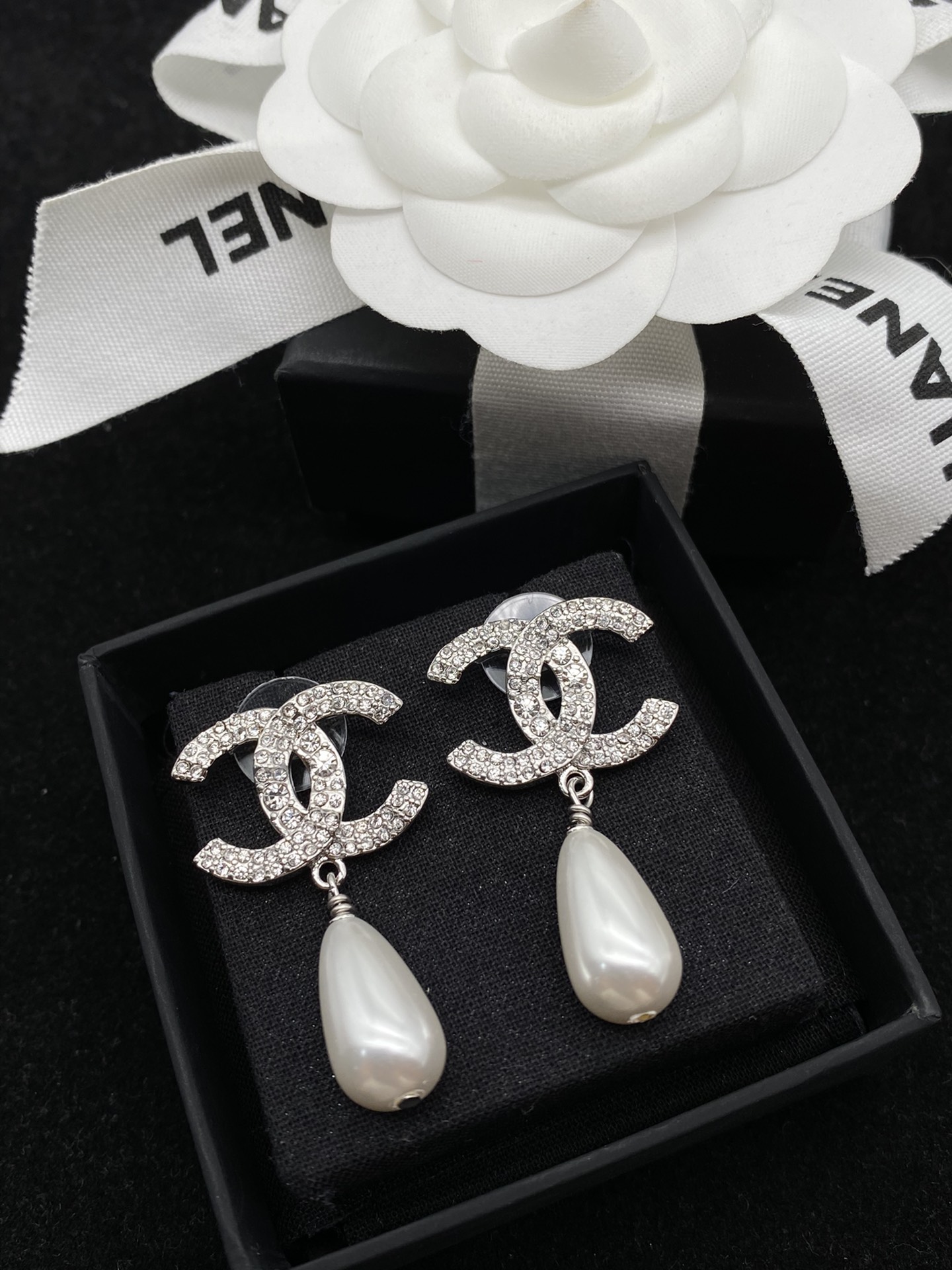 Chanel Earrings Pearl L
