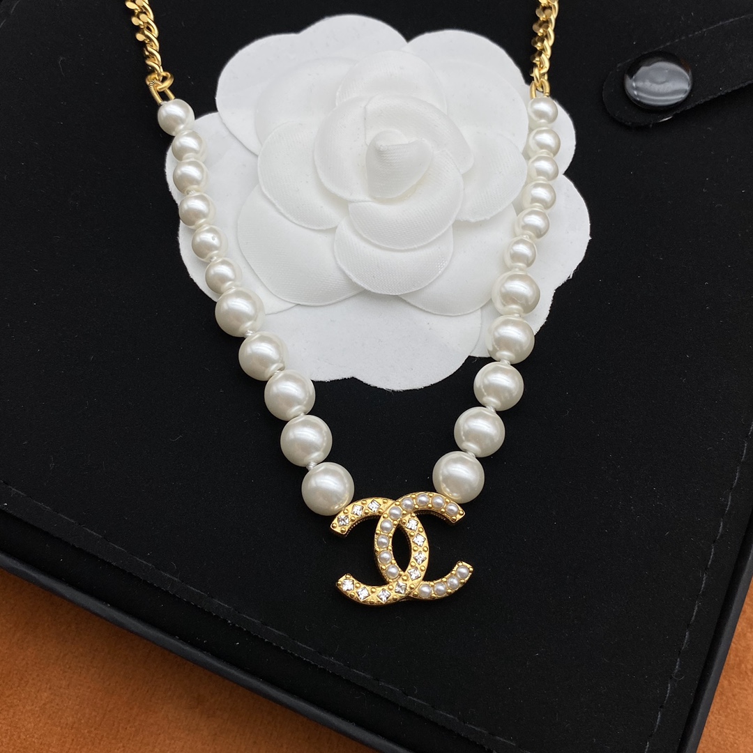 Chanel Necklace Pearl L