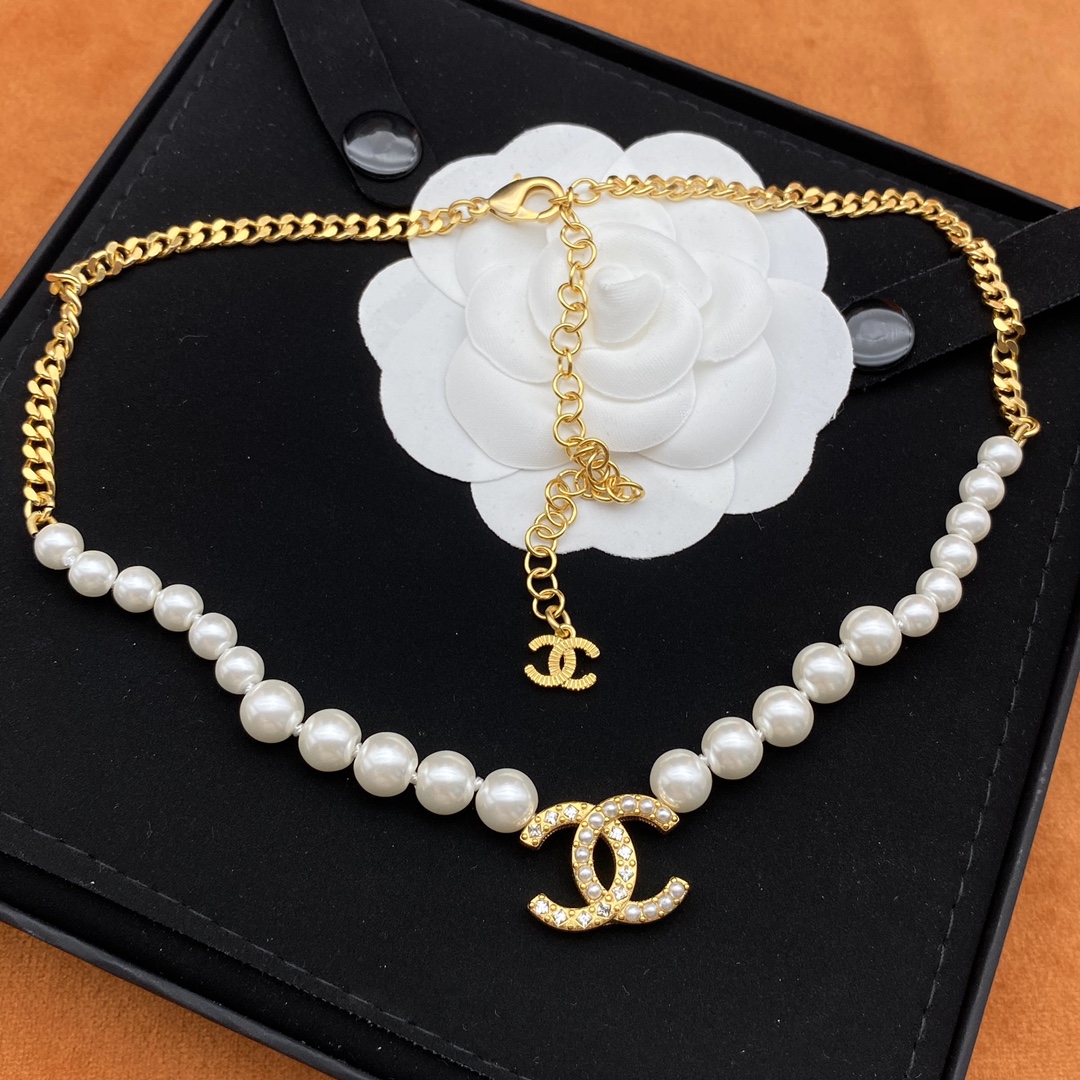 Chanel Necklace Pearl L