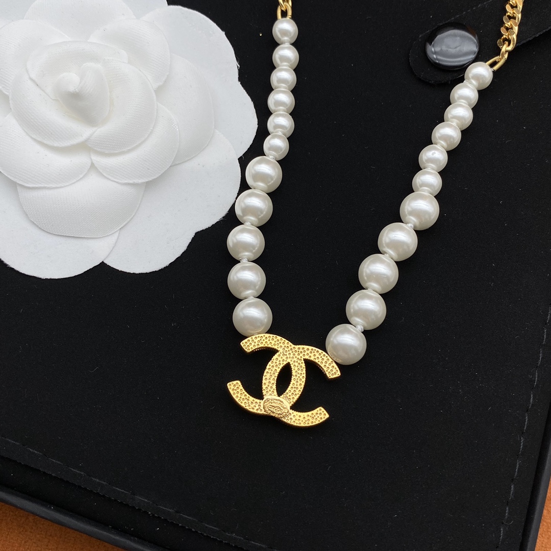Chanel Necklace Pearl L