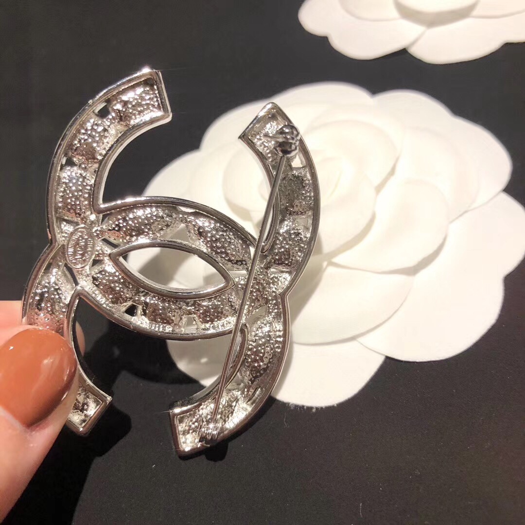 Chanel Brooch L