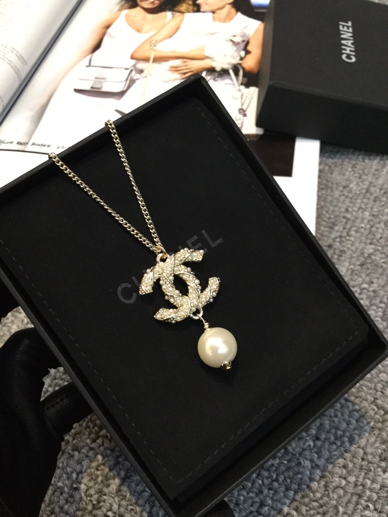 Chanel Necklace Pearl L