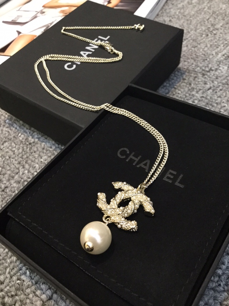 Chanel Necklace Pearl L