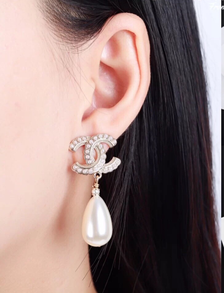 Chanel Earrings Pearl L