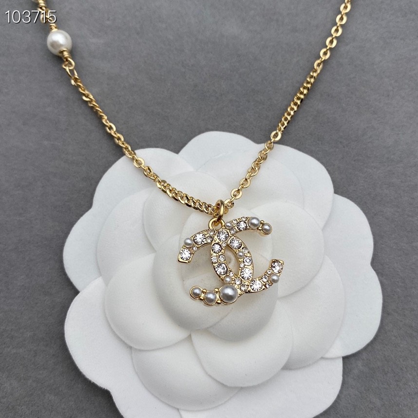 Chanel Necklace Pearl L