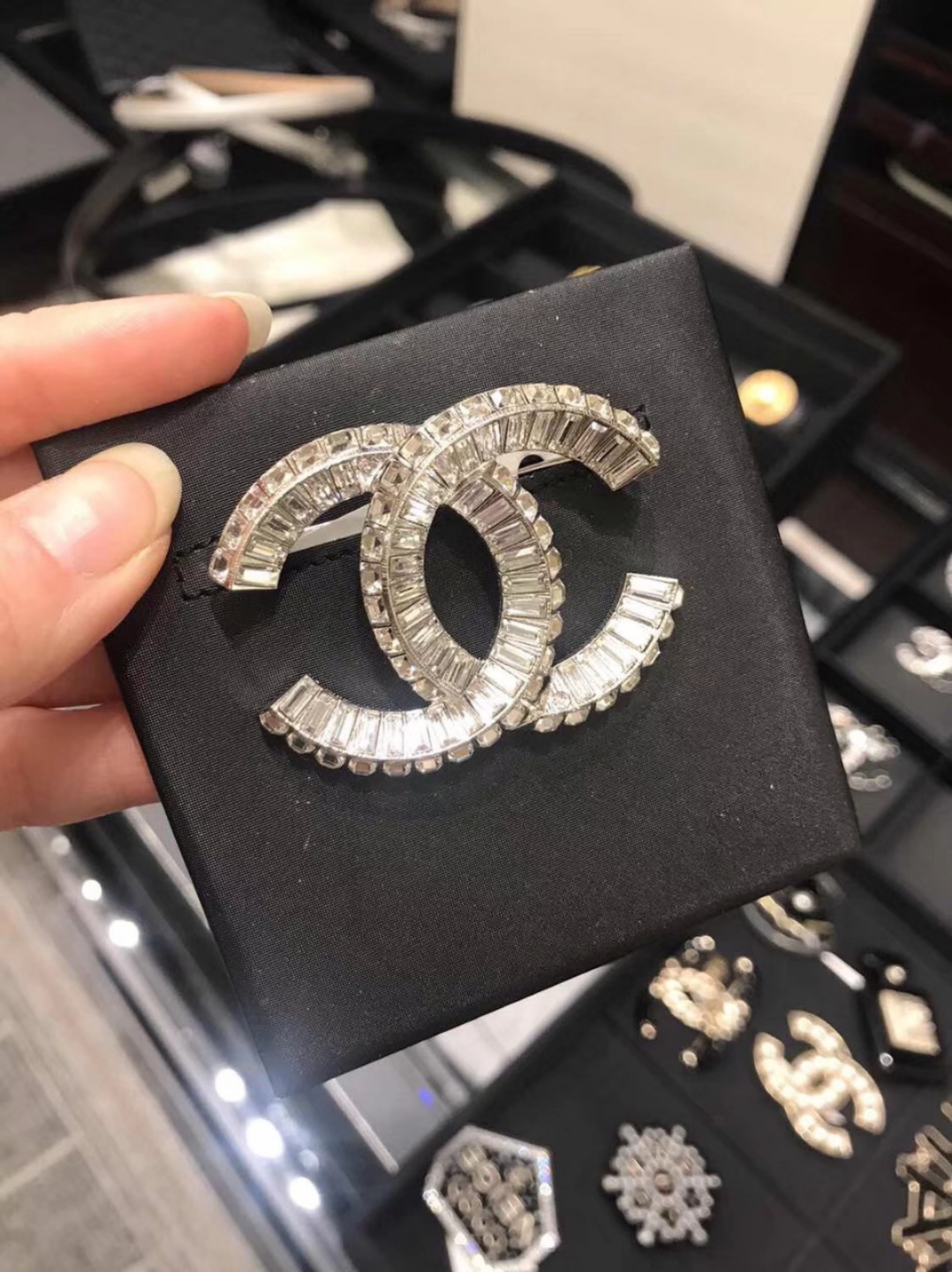 Chanel Brooch Inlaid L