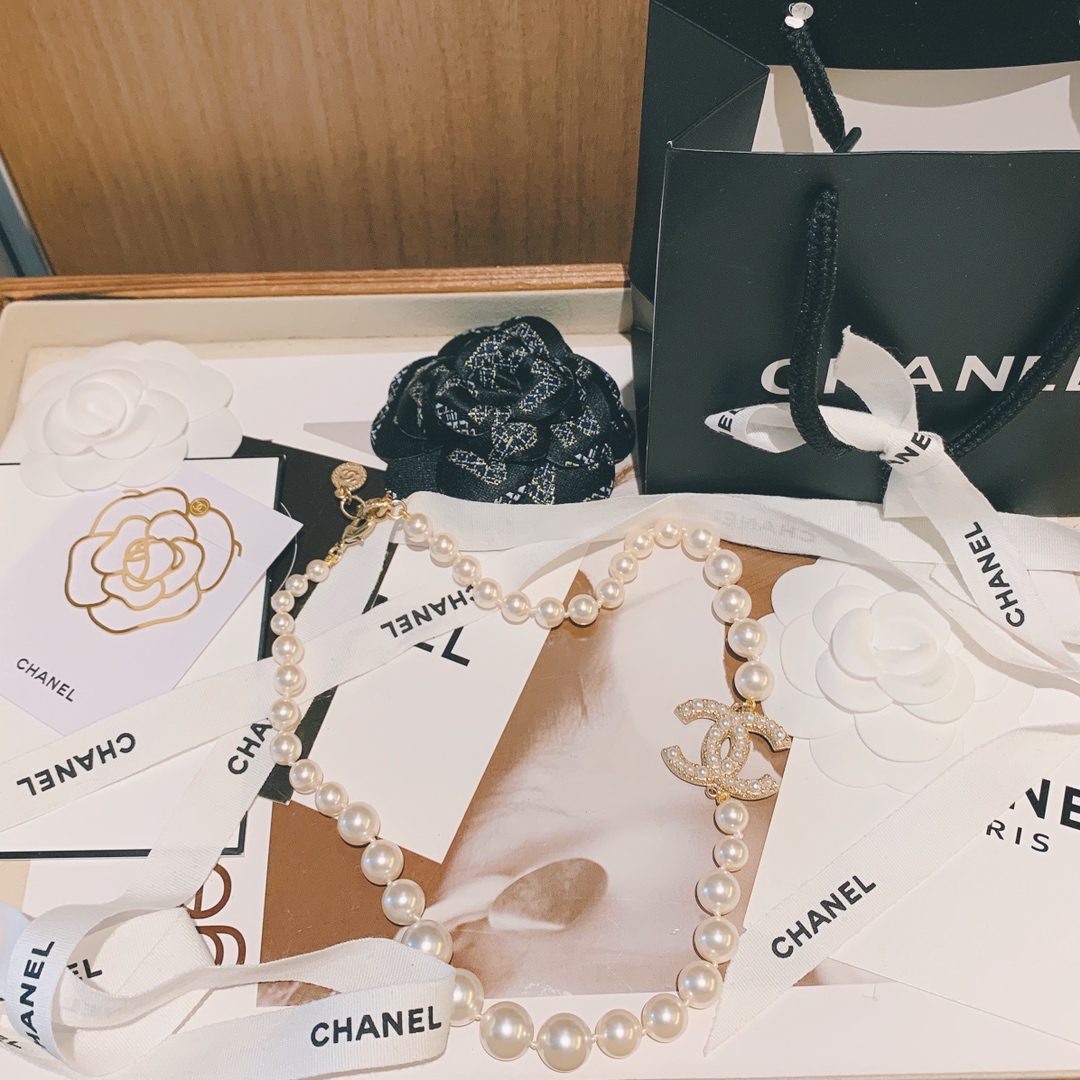 Chanel Necklace Pearl L