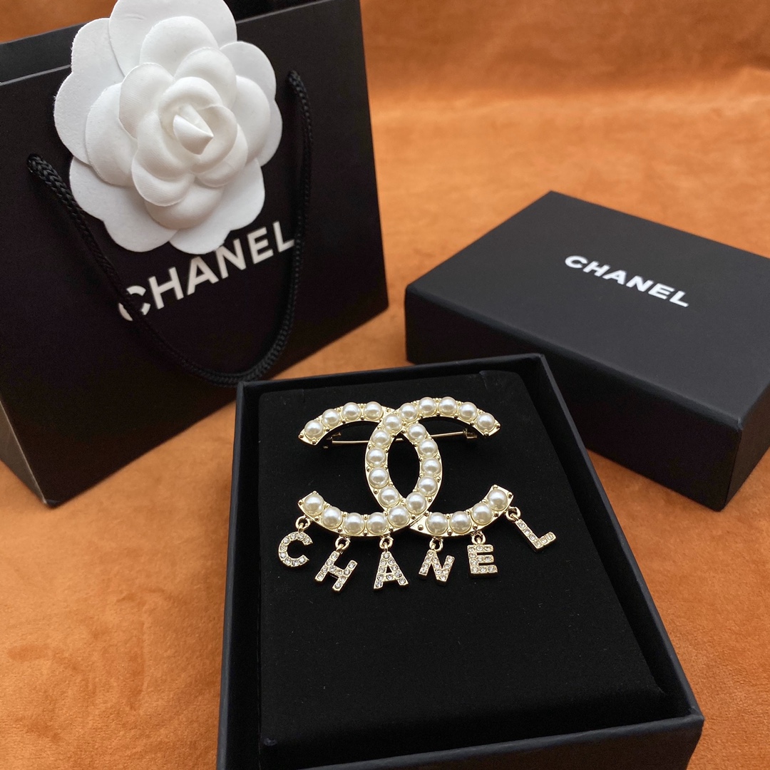 Chanel Brooch L