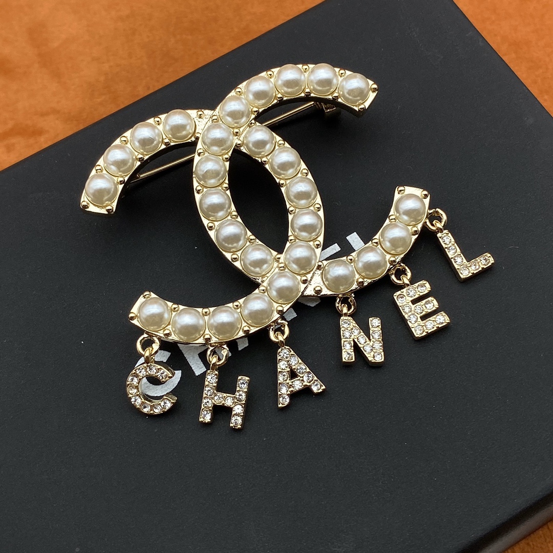 Chanel Brooch L