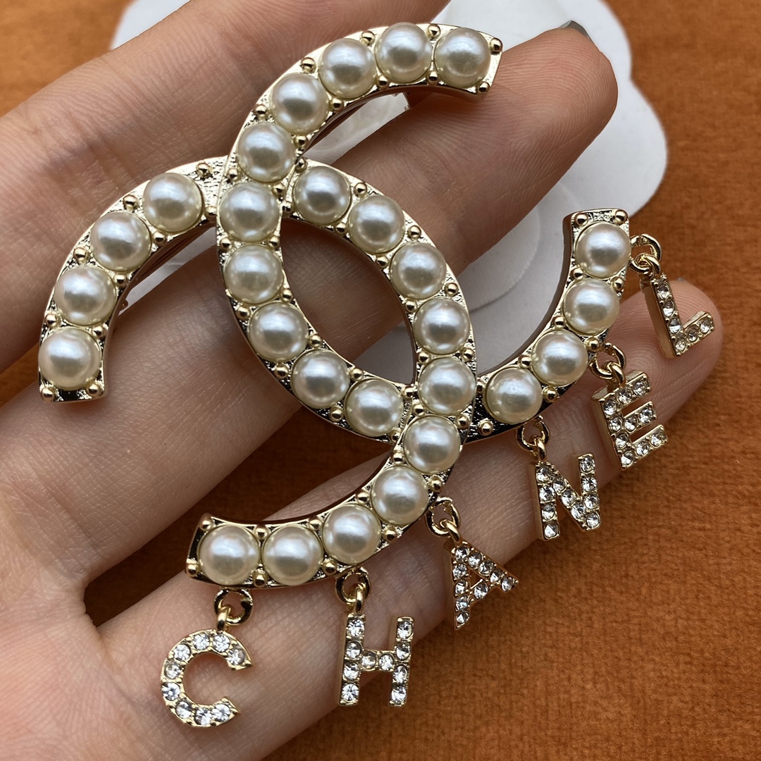 Chanel Brooch L