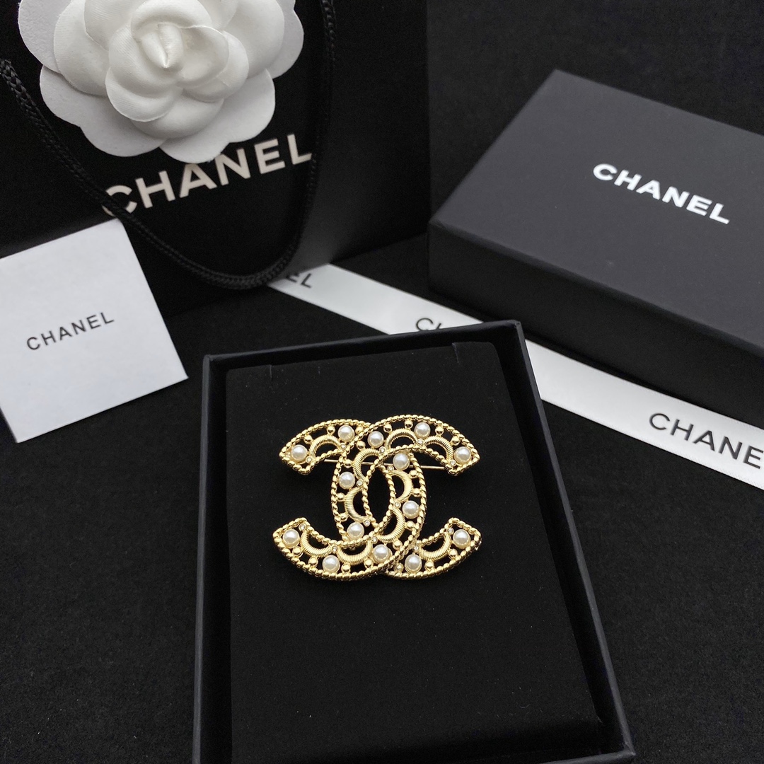 Chanel Brooch Pearl