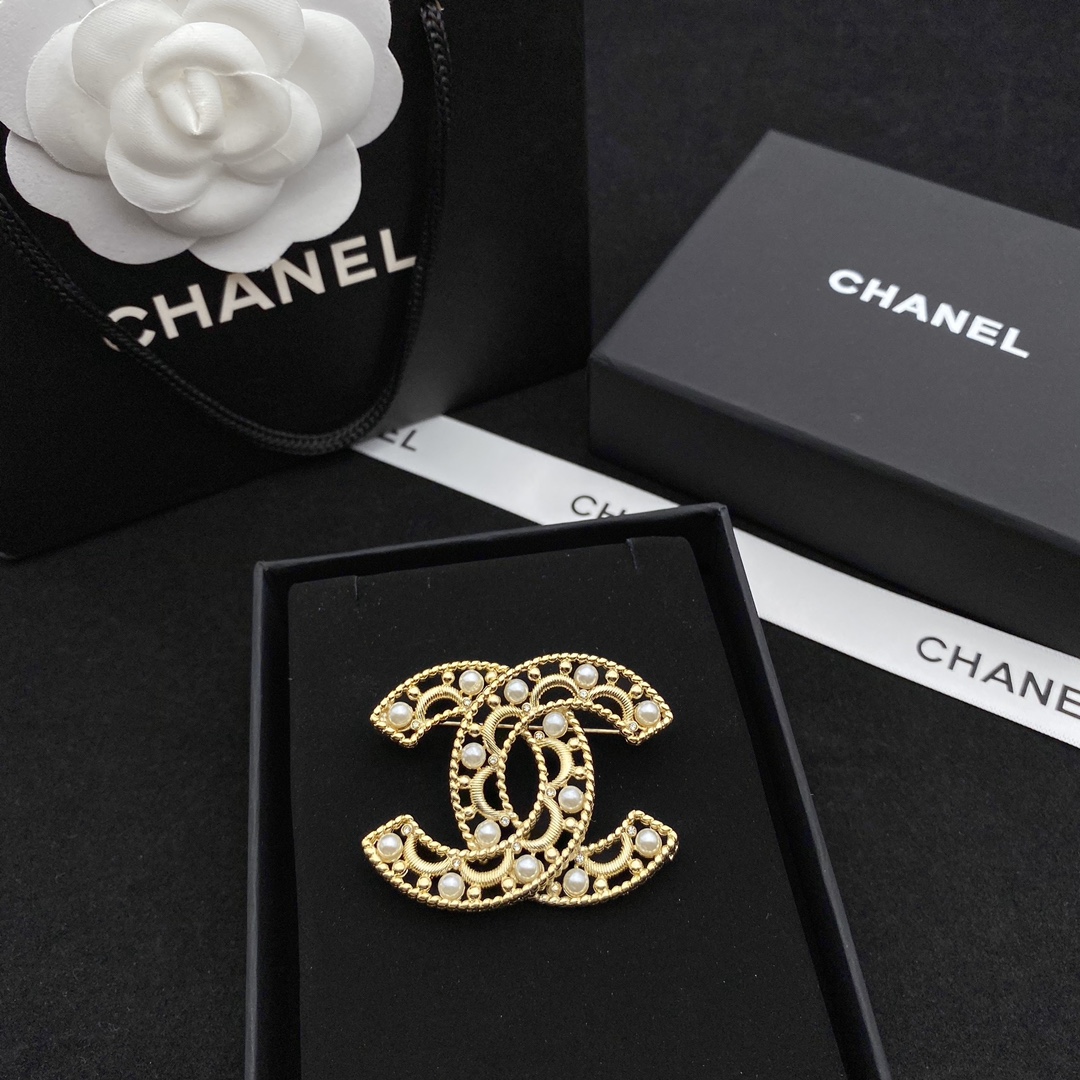 Chanel Brooch Pearl
