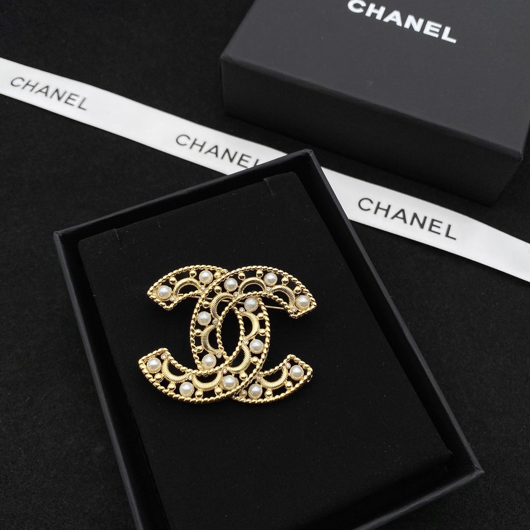 Chanel Brooch Pearl