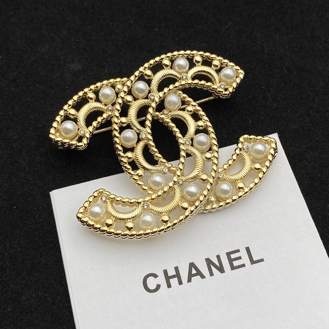 Chanel Brooch Pearl