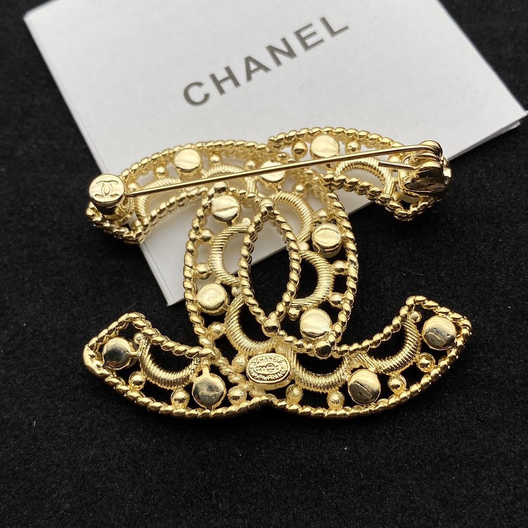 Chanel Brooch Pearl
