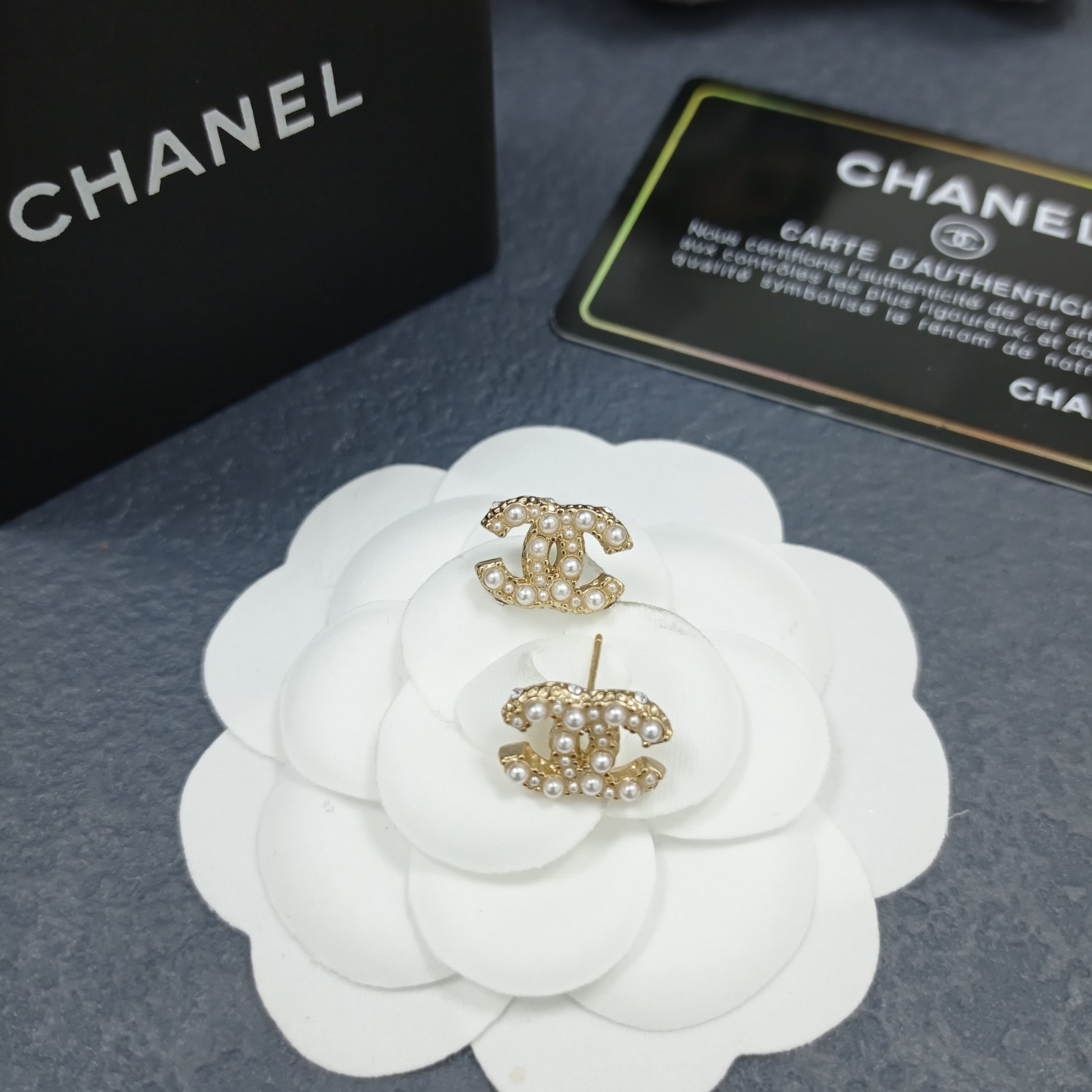 Chanel Earrings Pearl L