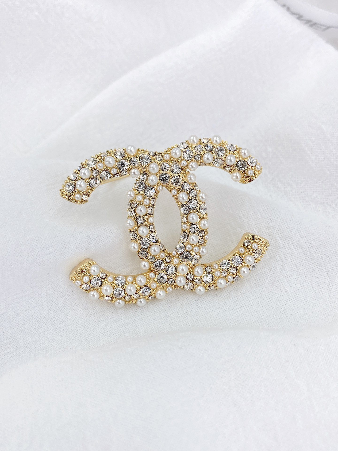 Chanel Brooch Pearl L