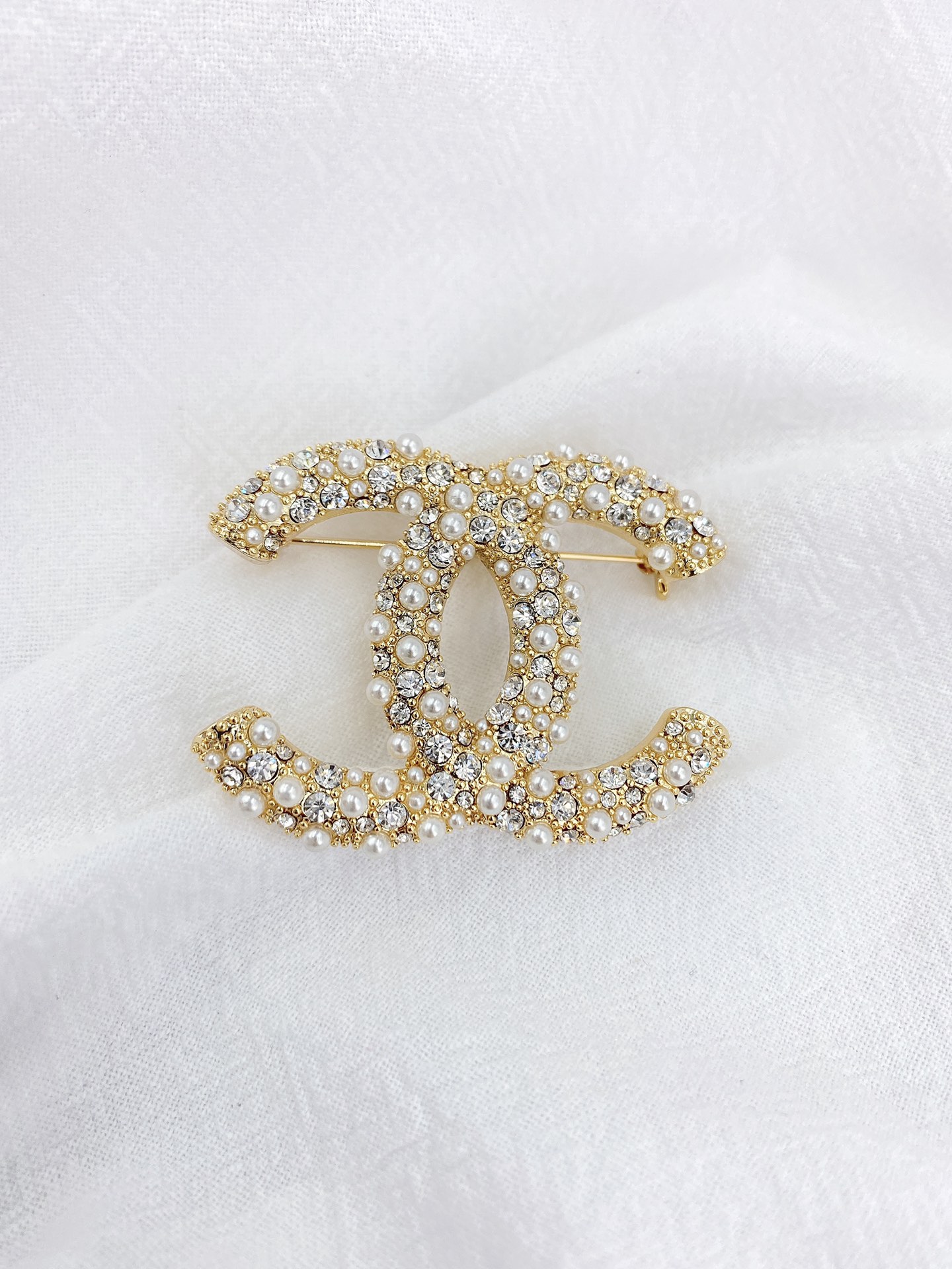 Chanel Brooch Pearl L