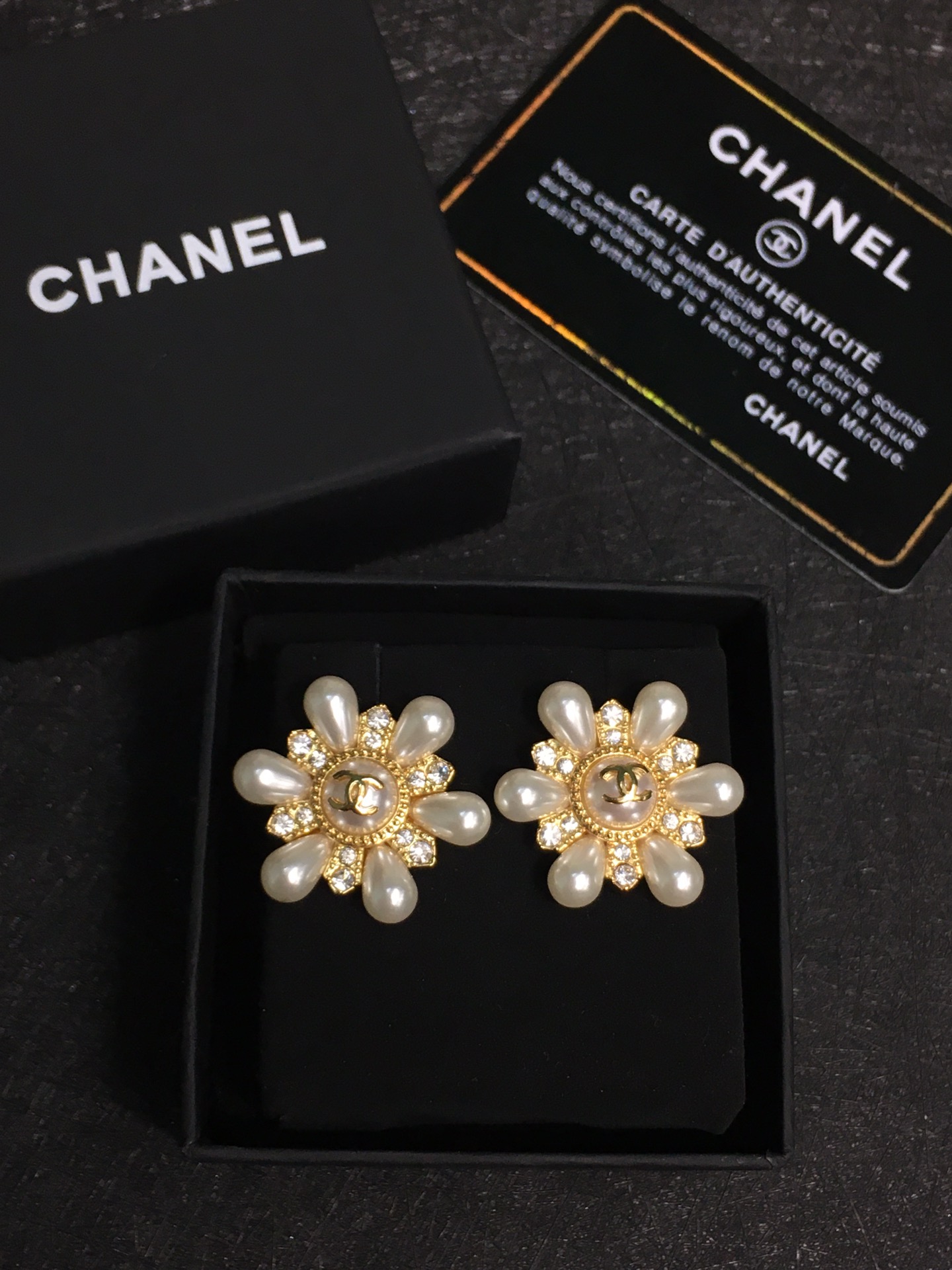 Chanel Earrings Pearl L