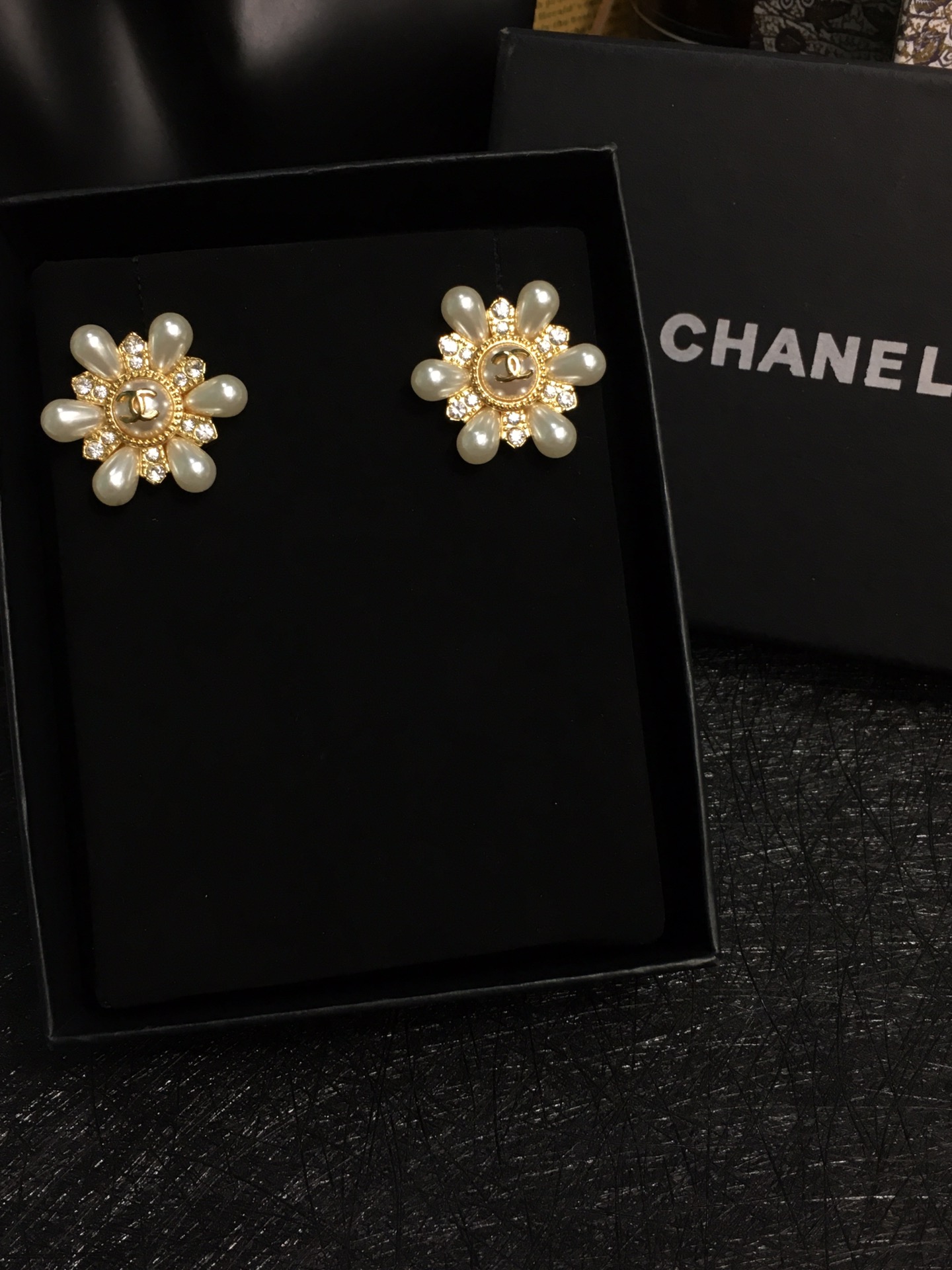 Chanel Earrings Pearl L