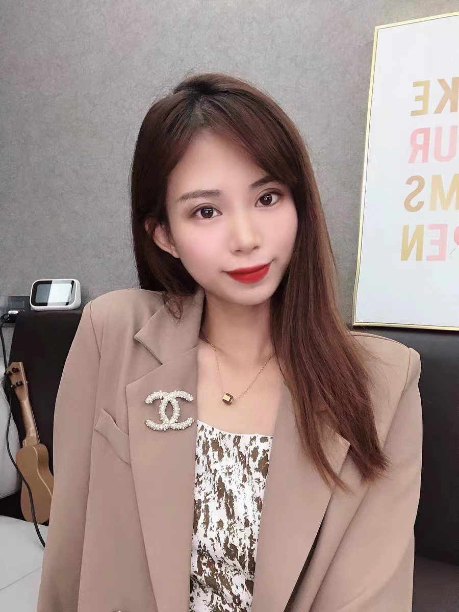 Chanel Brooch Pearl Inlaid L