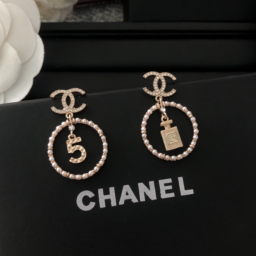 Chanel Basic Jewelry Pearl L