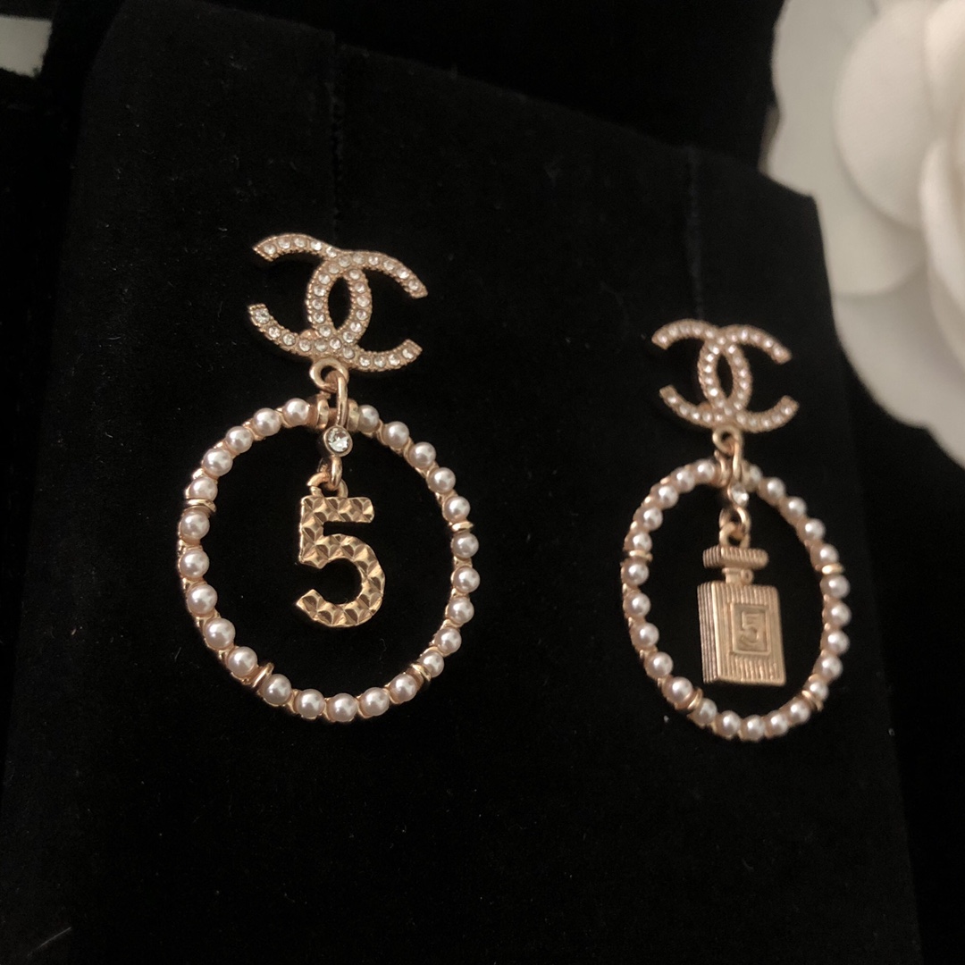 Chanel Basic Jewelry Pearl L