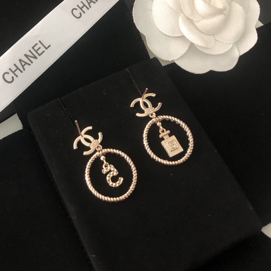 Chanel Basic Jewelry Pearl L