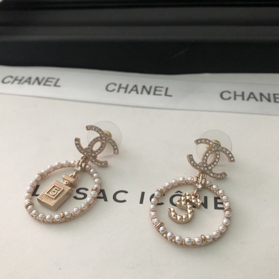 Chanel Basic Jewelry Pearl L