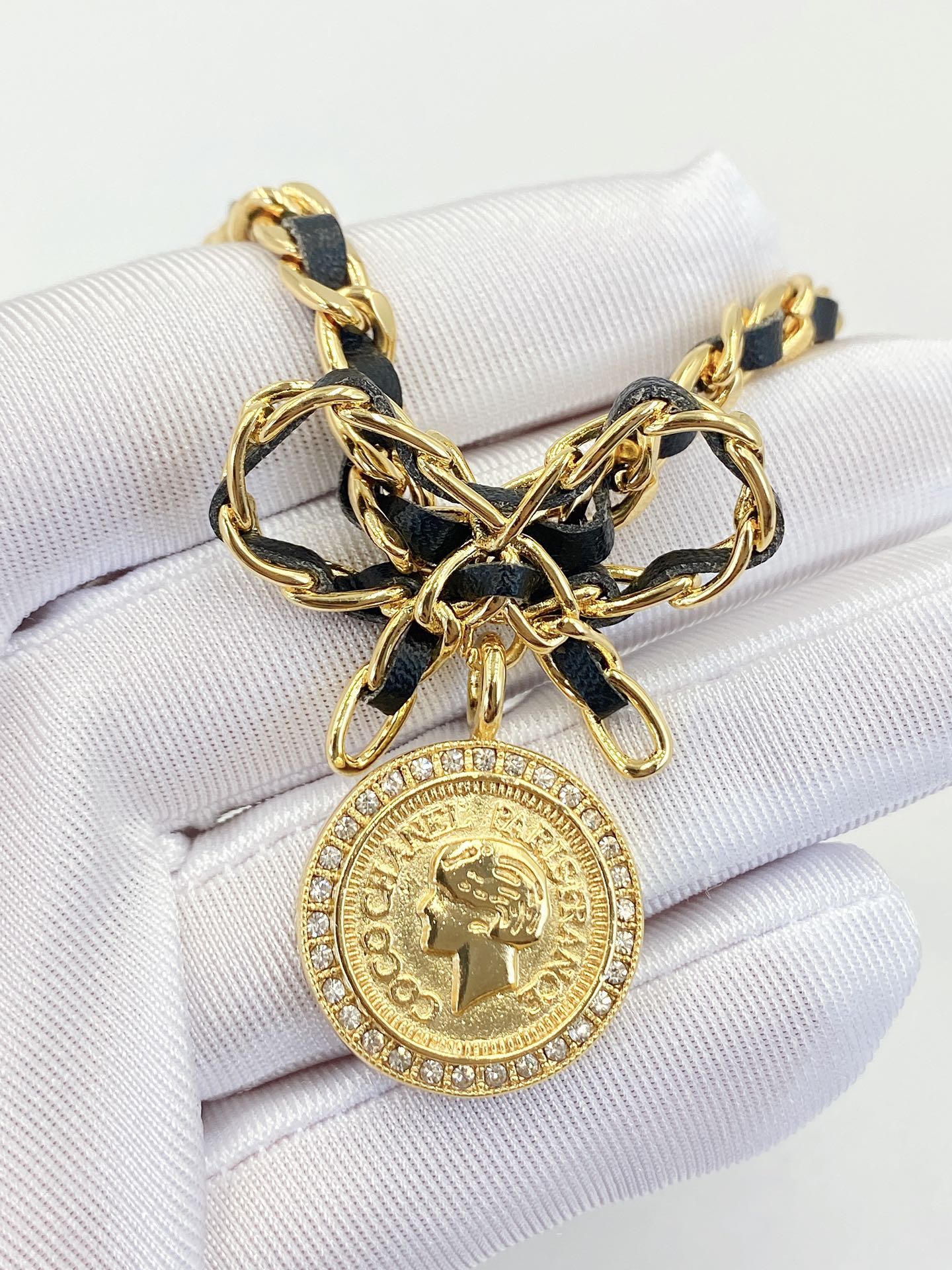 Chanel Necklace Black L