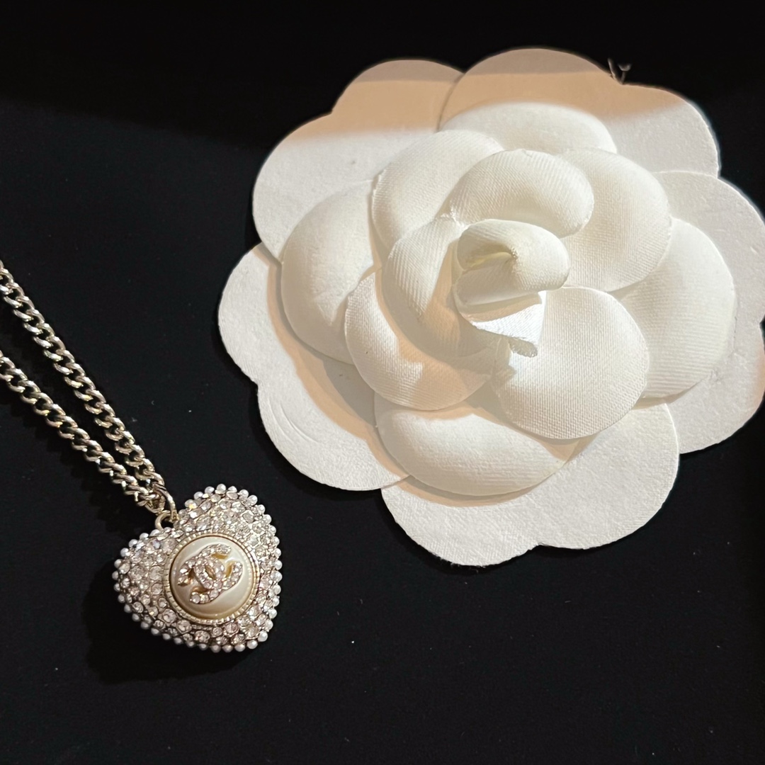 Chanel Necklace Pearl