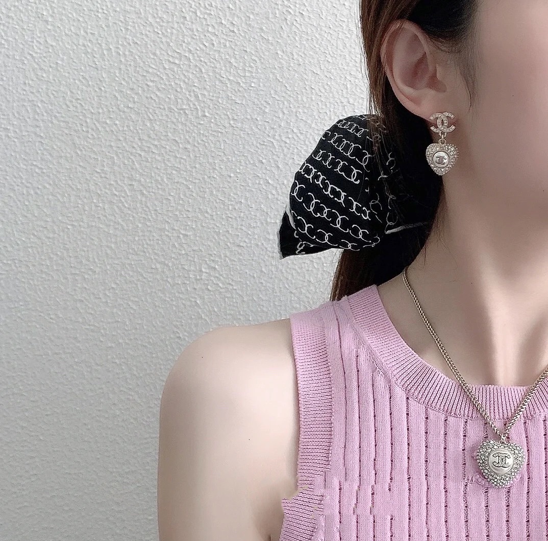 Chanel Necklace Pearl