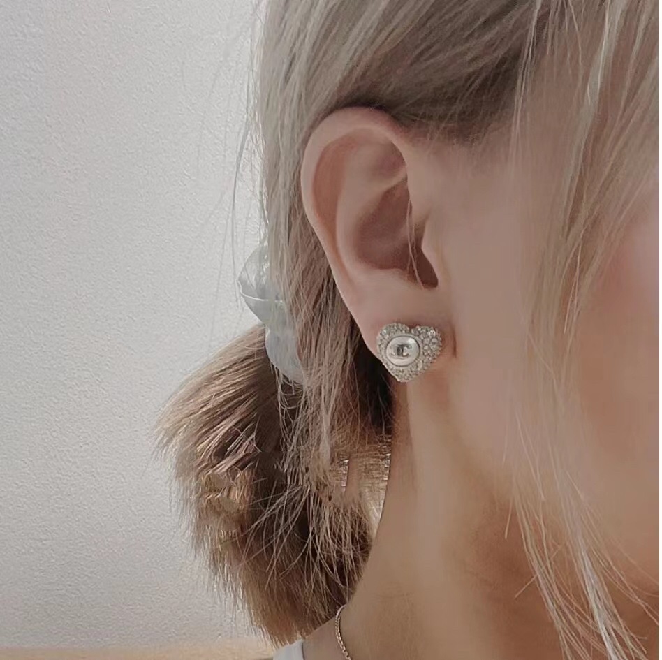 Chanel Earrings Pearl