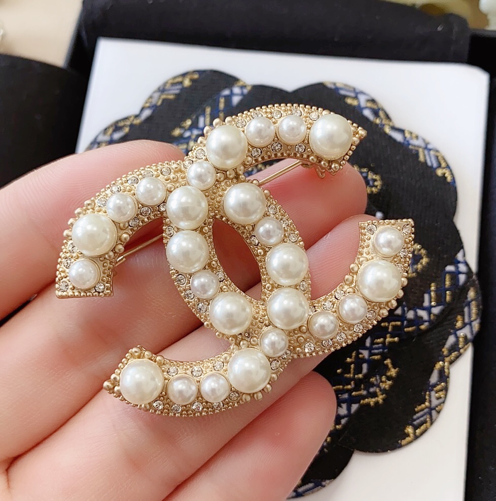 Chanel Brooch Pearl