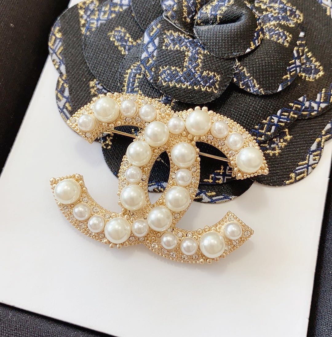 Chanel Brooch Pearl