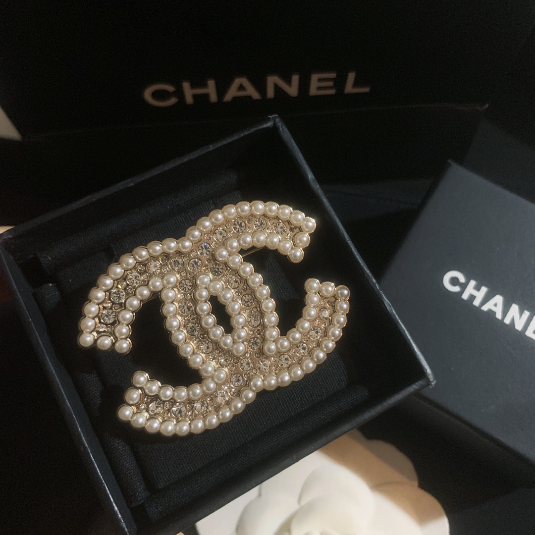 Chanel Brooch Pearl