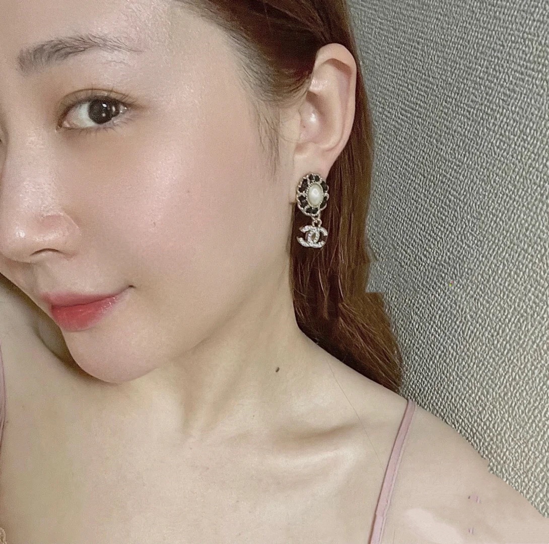 Chanel Earrings Pearl