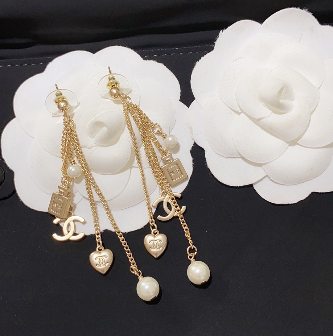 Chanel Basic Jewelry Pearl